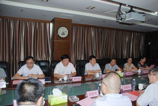 調(diào)整大小 3、總經(jīng)理曹紅普講到：我院與隧道院合作是一個機遇，有很好的合作前景。-3.jpg