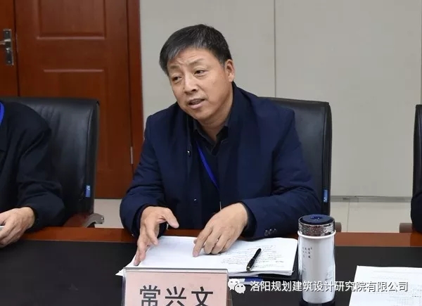 1542959739564318.jpg 640.webp (4).jpg