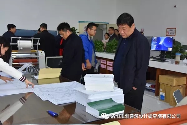 1542959821418096.jpg 640.webp (7).jpg