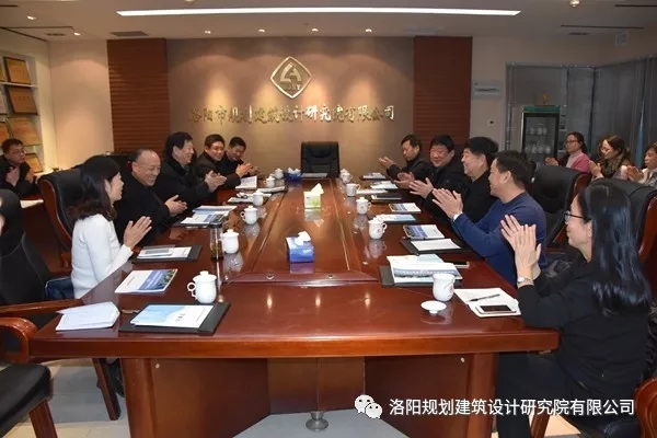 1548755684138312.jpg 640.webp (6).jpg