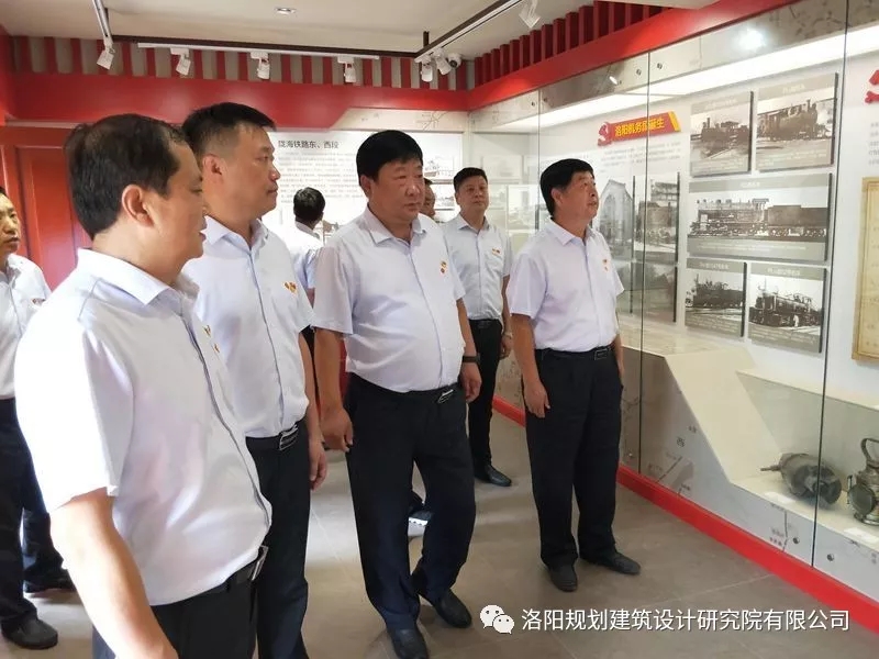 1568623374107915.jpg 640.webp (5).jpg