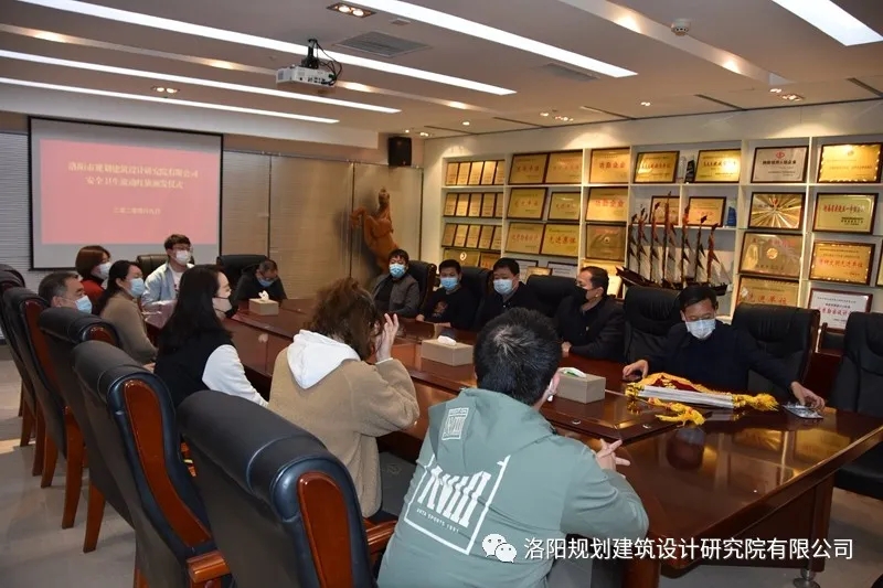 1586746006134104.jpg 640.webp (18).jpg