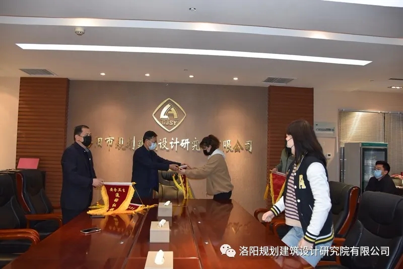 1586746041115006.jpg 640.webp (20).jpg