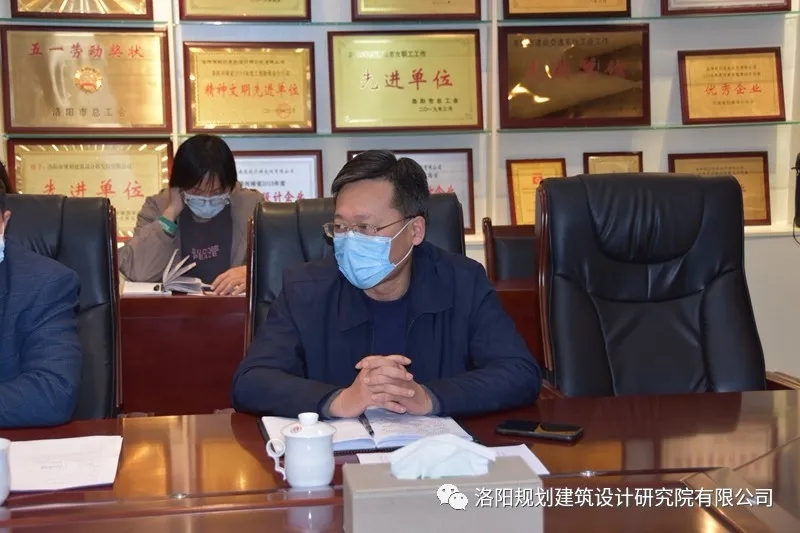 1586746048752711.jpg 640.webp (19).jpg